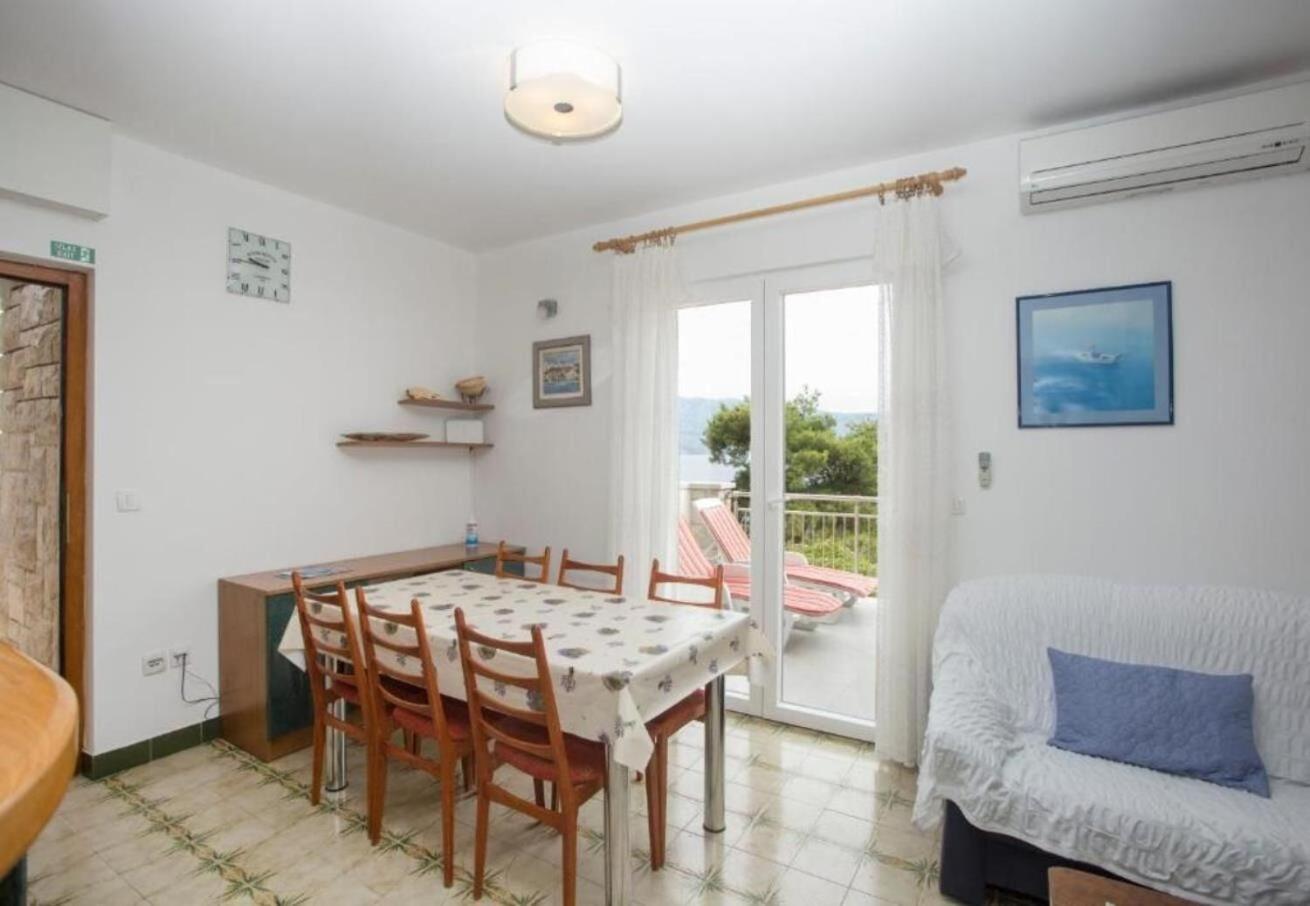 Apartments Damir - 80 M From Beach Postira Buitenkant foto