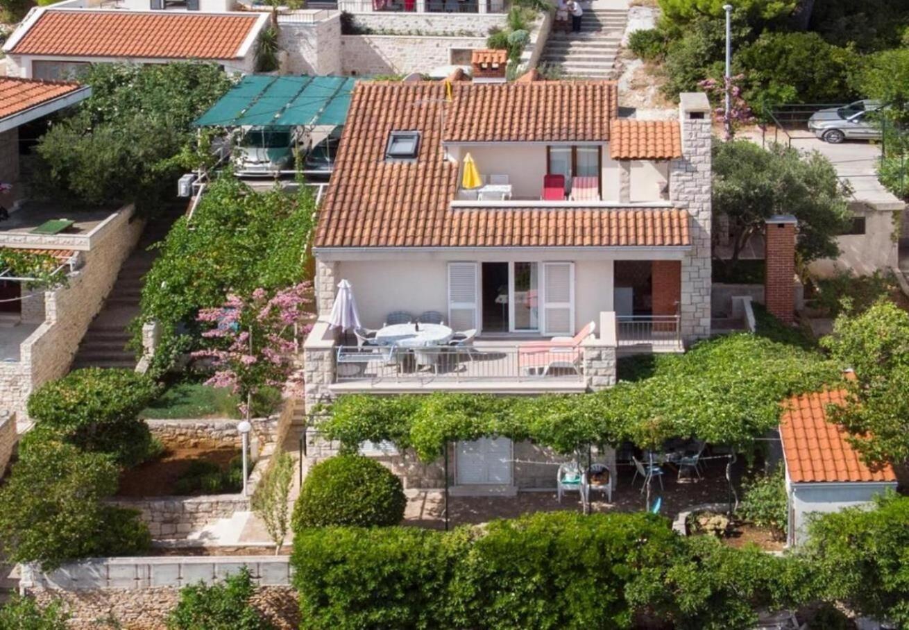Apartments Damir - 80 M From Beach Postira Buitenkant foto