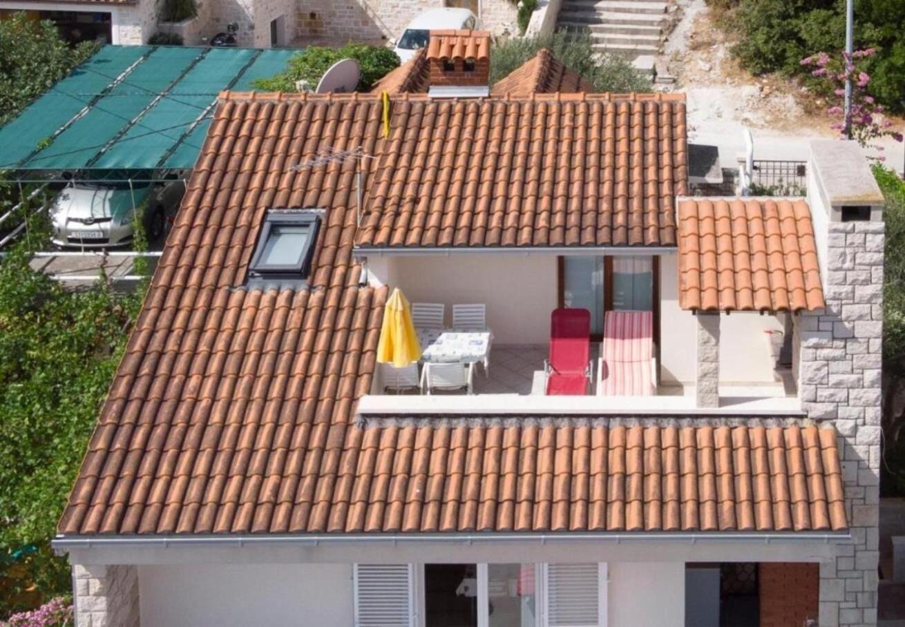 Apartments Damir - 80 M From Beach Postira Buitenkant foto